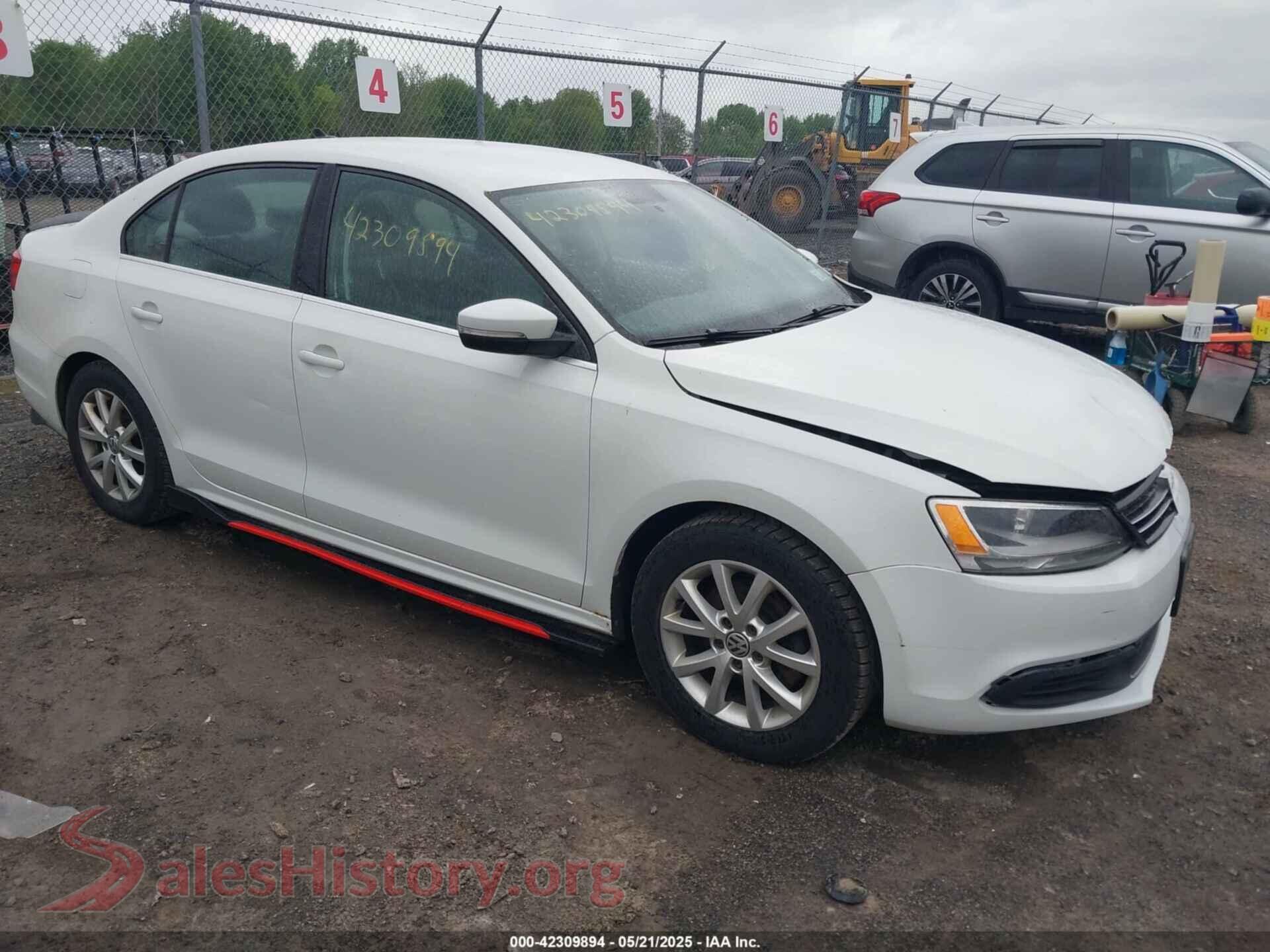 2014 VOLKSWAGEN JETTA — VIN 3VWD17AJ5EM417940