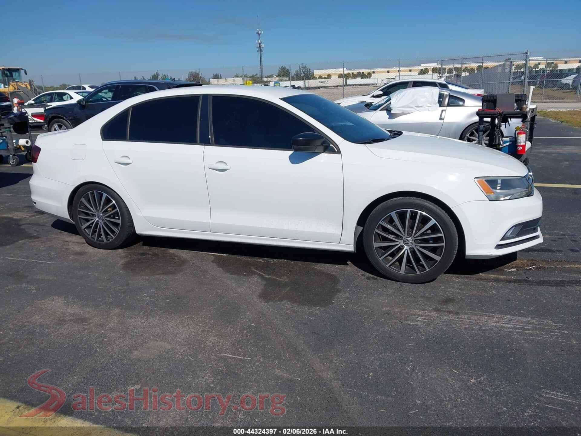 2016 VOLKSWAGEN JETTA — VIN 3VWD17AJ5GM349870