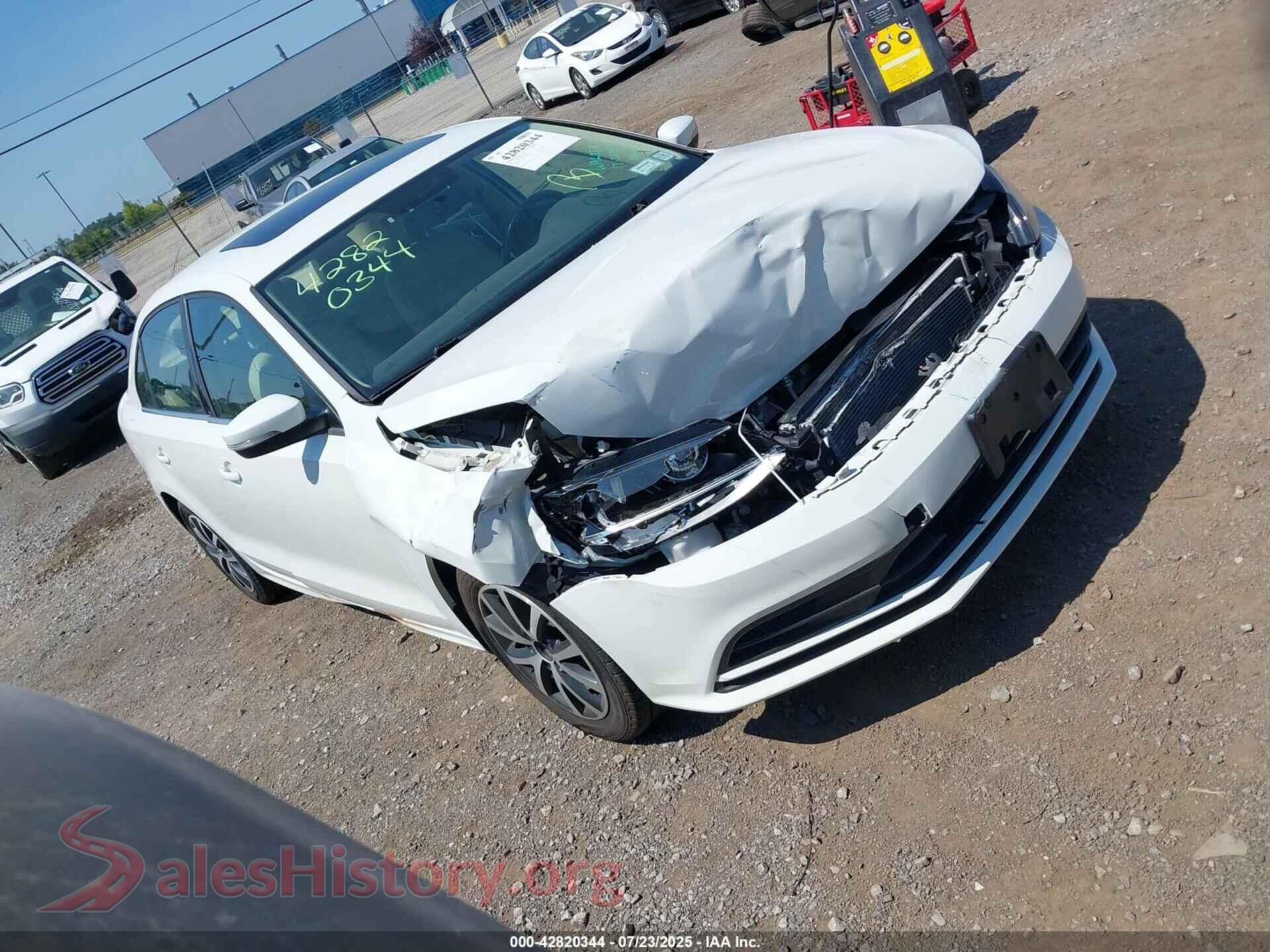 2017 VOLKSWAGEN JETTA — VIN 3VWDB7AJ4HM412763