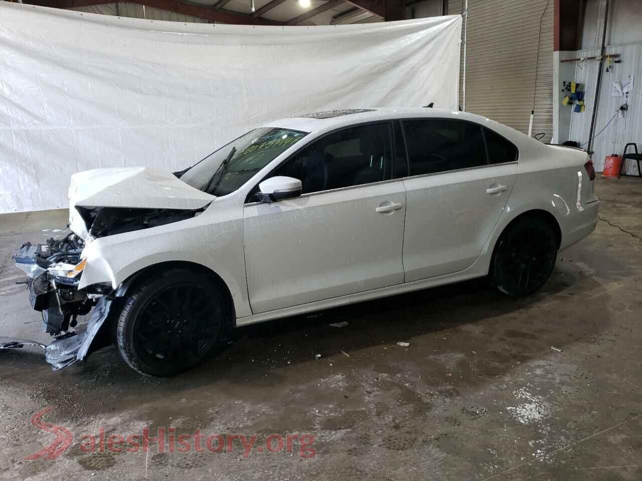 2018 VOLKSWAGEN JETTA — VIN 3VWDB7AJ5JM261339