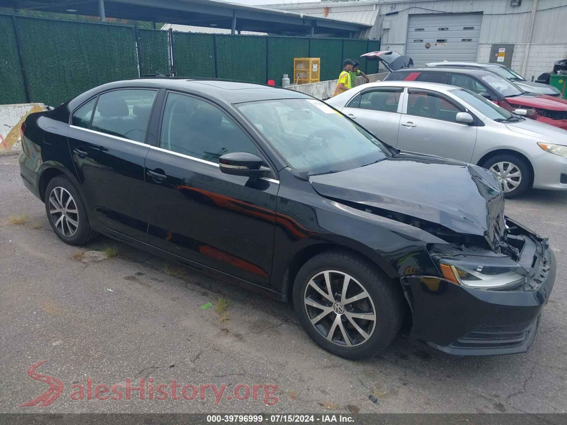 2017 VOLKSWAGEN JETTA — VIN 3VWDB7AJ7HM325357