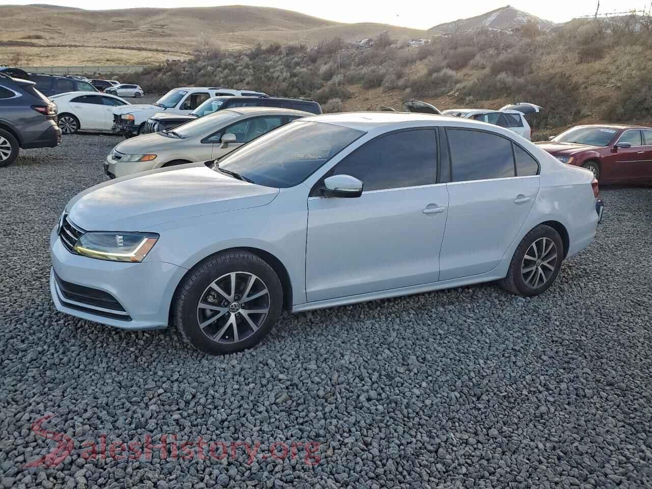 2018 VOLKSWAGEN JETTA — VIN 3VWDB7AJ9JM204092