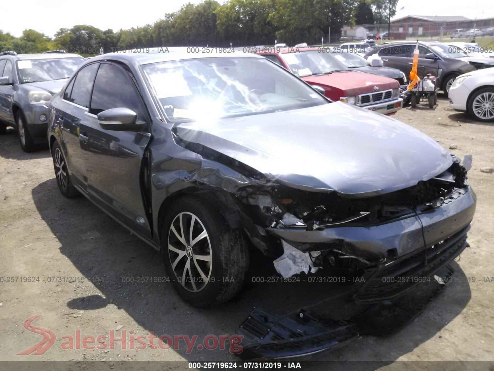 2017 VOLKSWAGEN JETTA — VIN 3VWDB7AJXHM215984