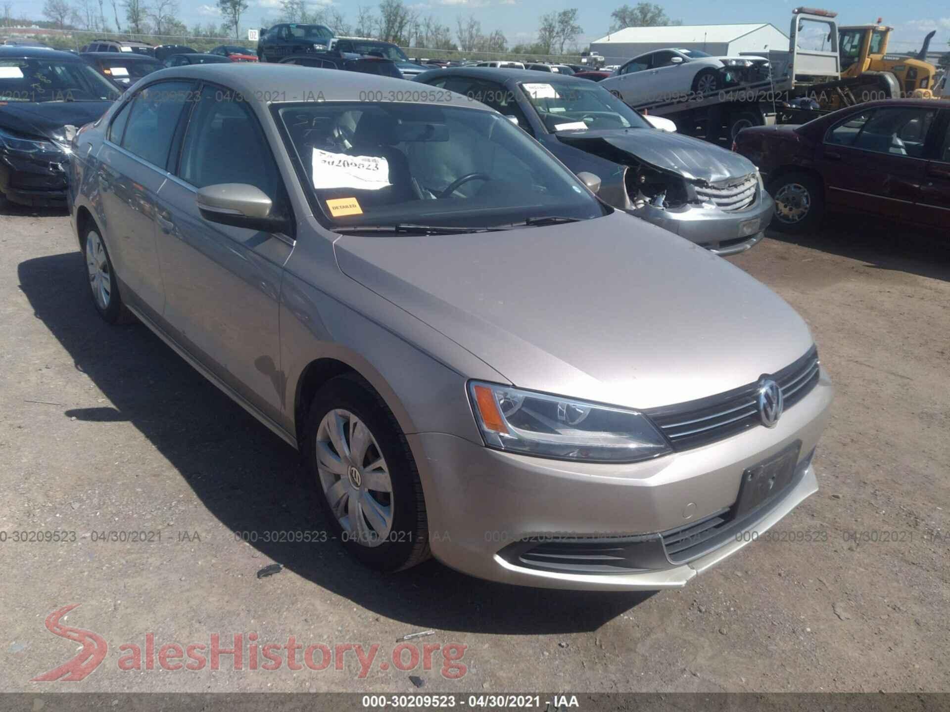 2013 VOLKSWAGEN JETTA SEDAN — VIN 3VWDP7AJ4DM282303