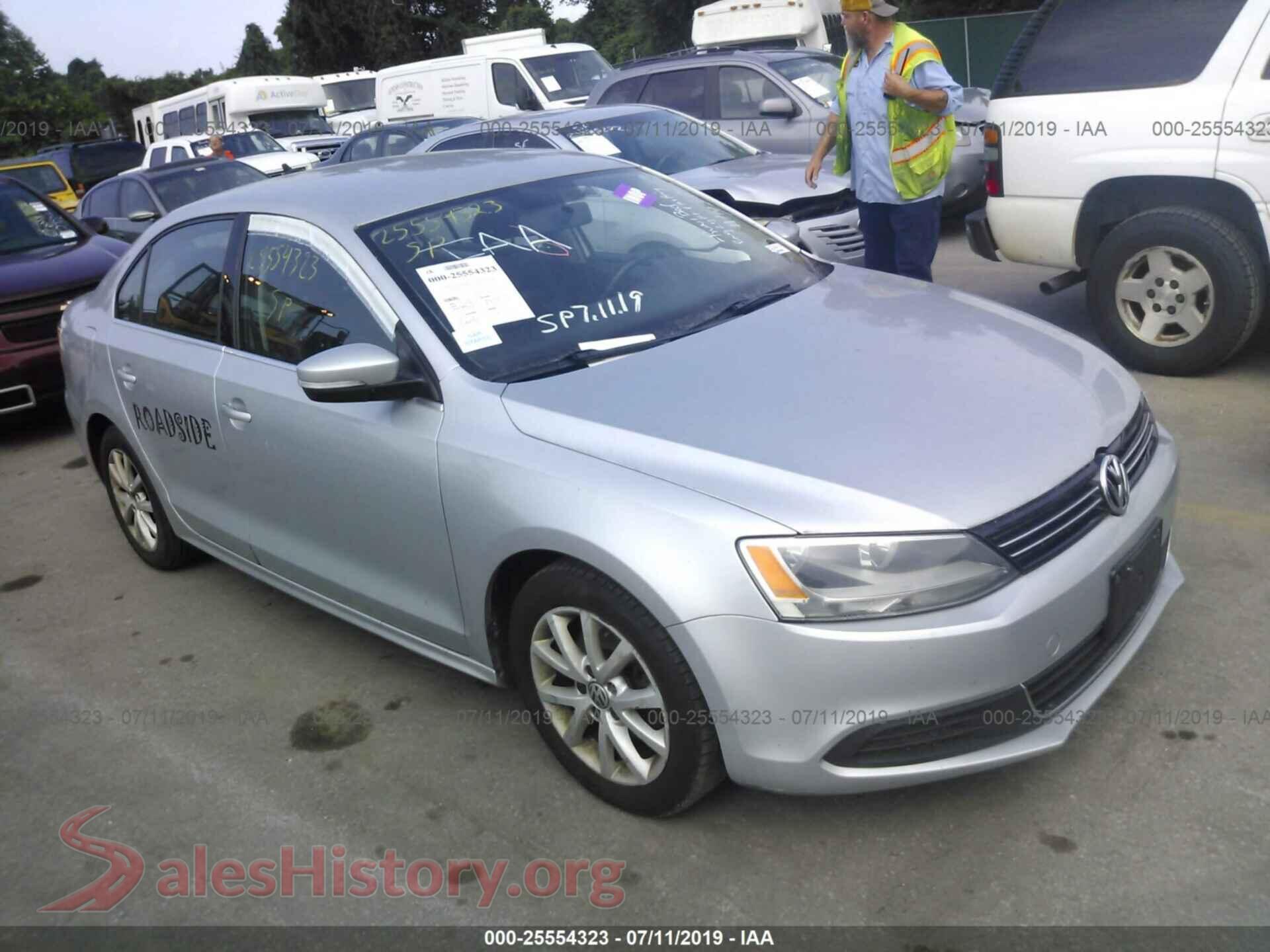 2013 VOLKSWAGEN JETTA — VIN 3VWDP7AJ4DM400639