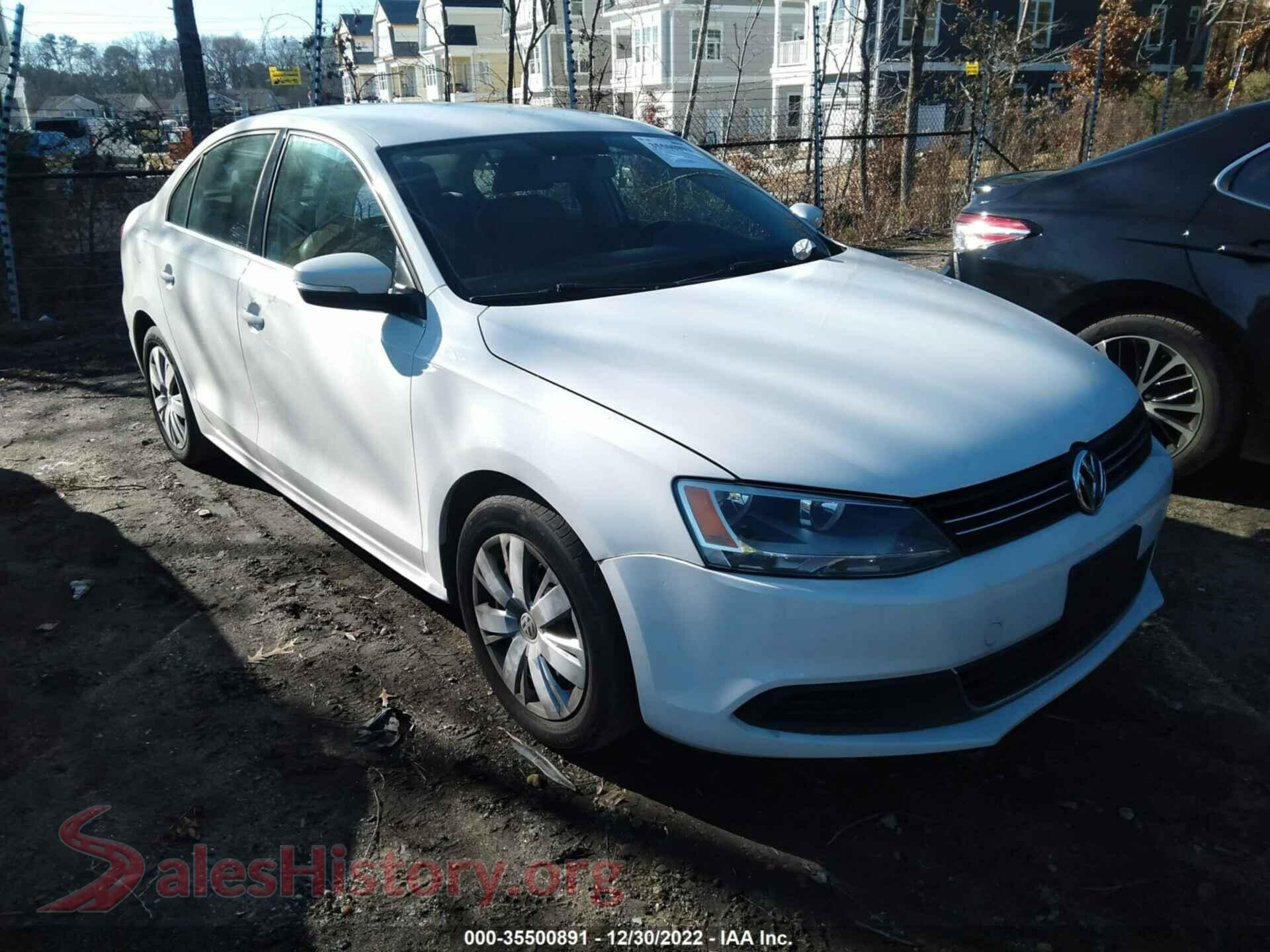 2013 VOLKSWAGEN JETTA SEDAN — VIN 3VWDX7AJ6DM294095