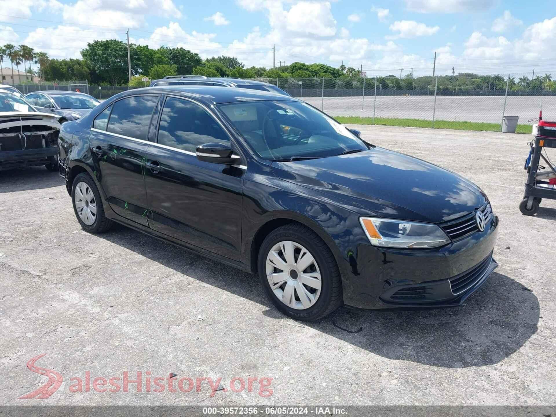2013 VOLKSWAGEN JETTA — VIN 3VWDX7AJ7DM450533