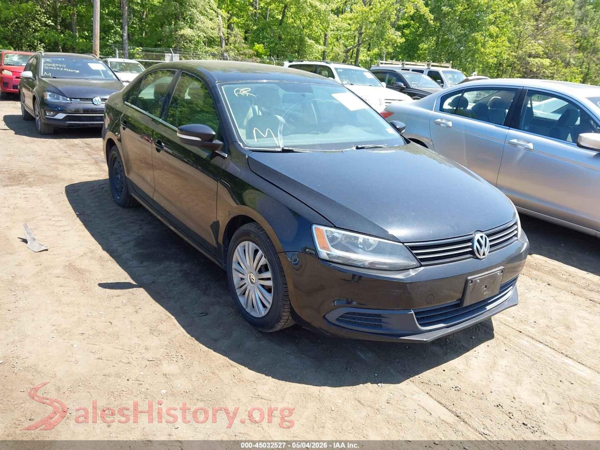 2013 VOLKSWAGEN JETTA — VIN 3VWDX7AJ8DM252981