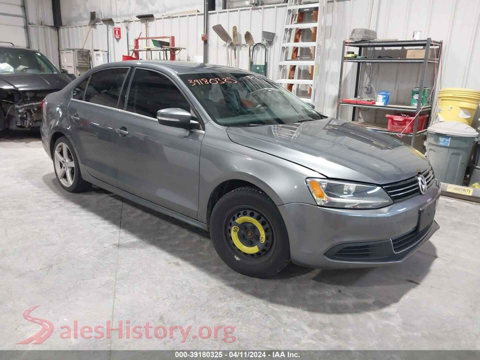 2013 VOLKSWAGEN JETTA — VIN 3VWDX7AJ8DM436074