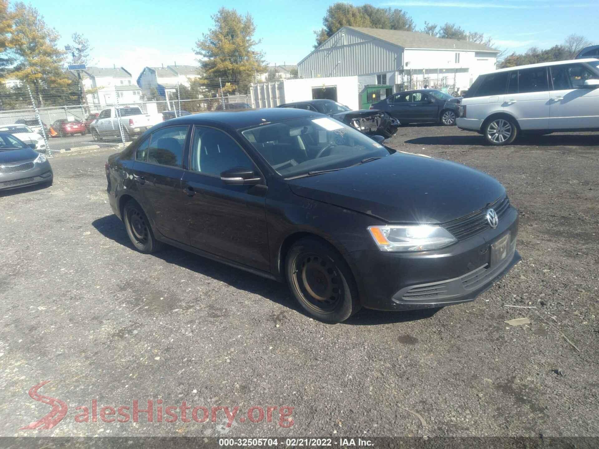 2011 VOLKSWAGEN JETTA SEDAN — VIN 3VWDZ7AJ1BM392815
