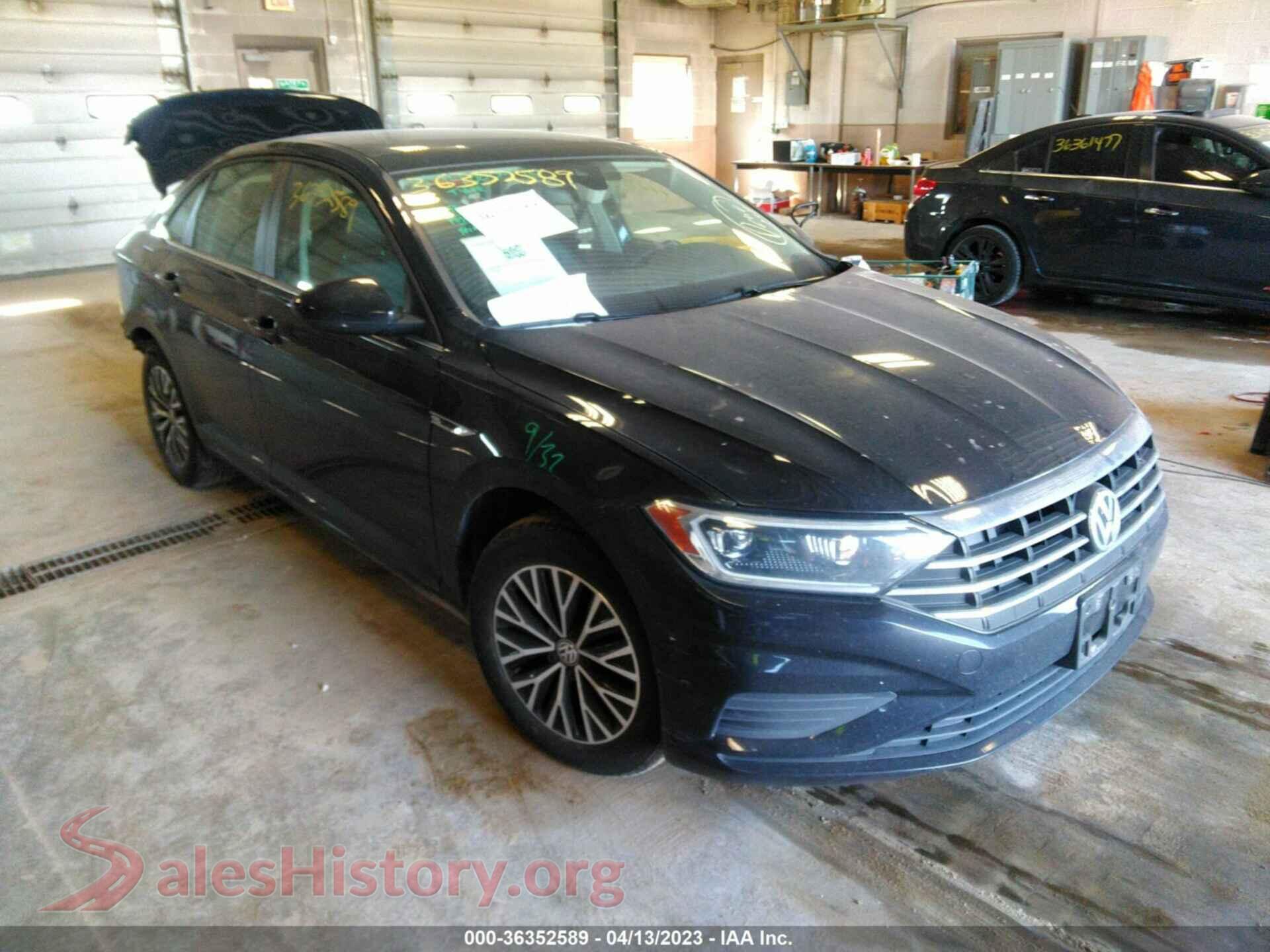 2019 VOLKSWAGEN JETTA — VIN 3VWE57BU2KM098624