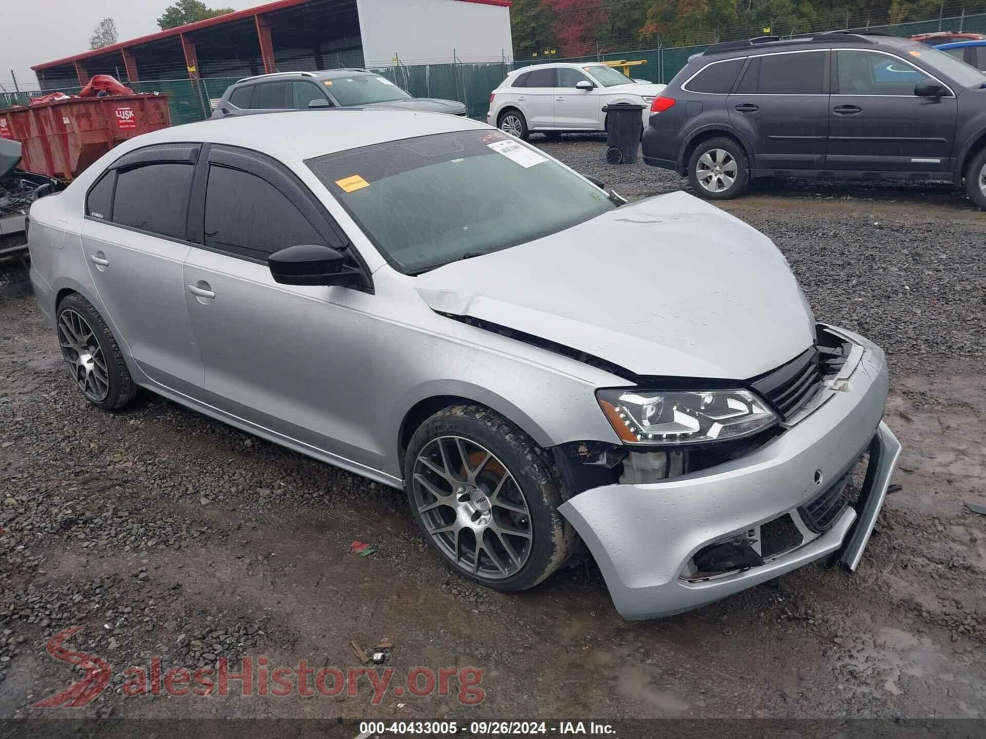 2014 VOLKSWAGEN JETTA — VIN 3VWLL7AJ5EM311090