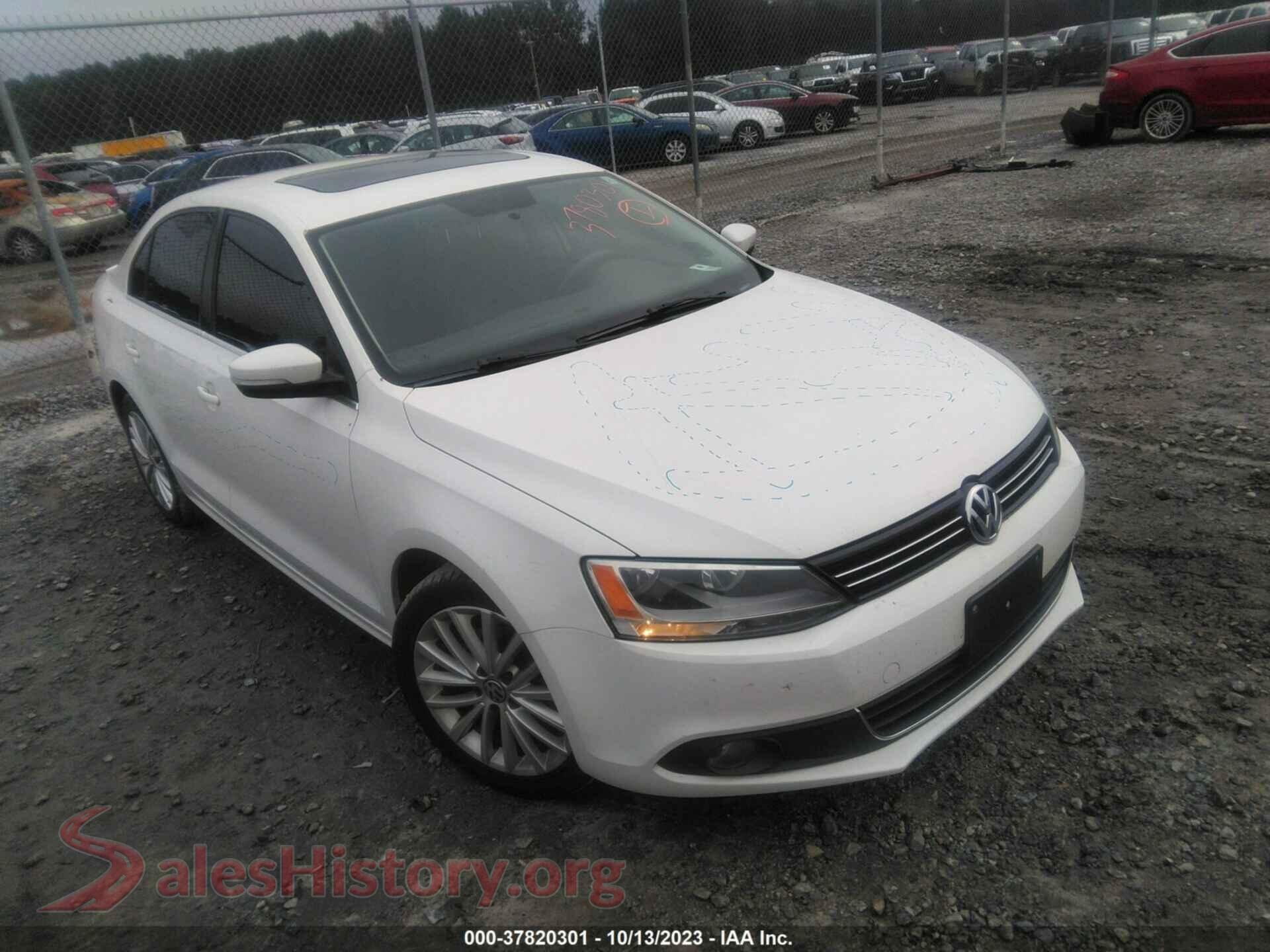 2013 VOLKSWAGEN JETTA SEDAN — VIN 3VWLX7AJ1DM430368