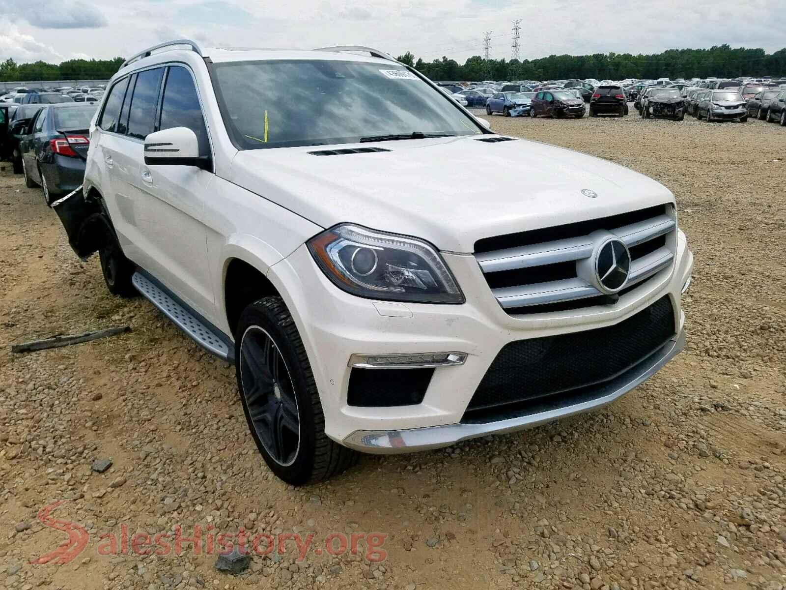 2015 MERCEDES-BENZ GL 550 4MA — VIN 4JGDF7DE9FA446287