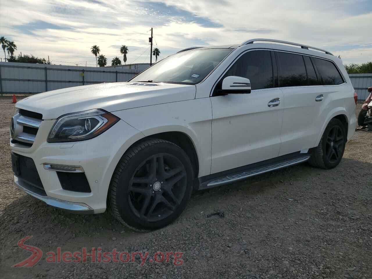 2015 MERCEDES-BENZ GL-CLASS — VIN 4JGDF7DEXFA528321