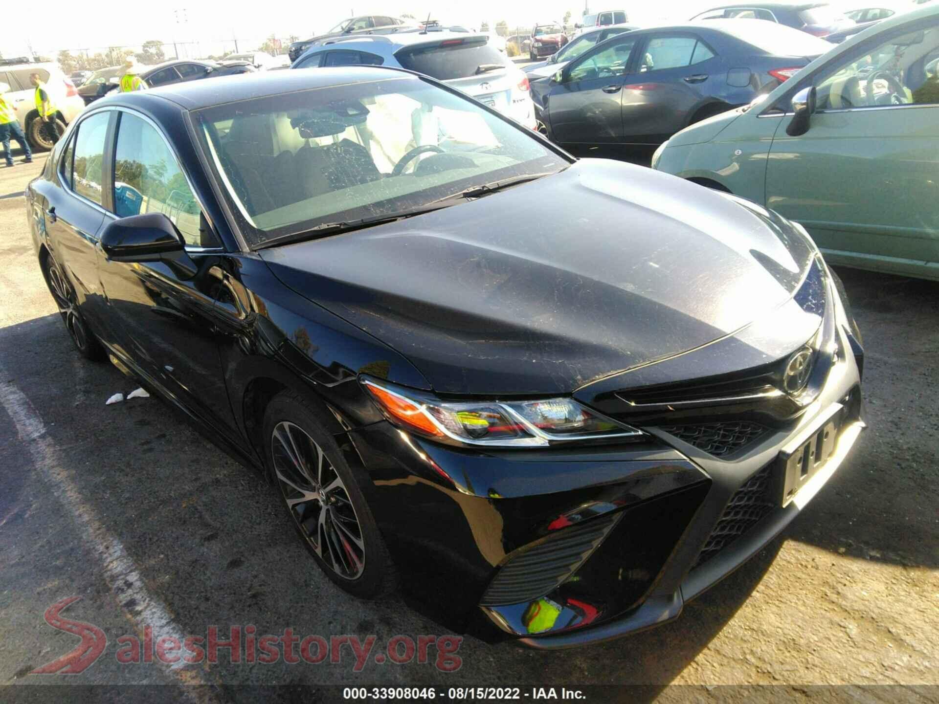 2018 TOYOTA CAMRY — VIN 4T1B11HK0JU587517