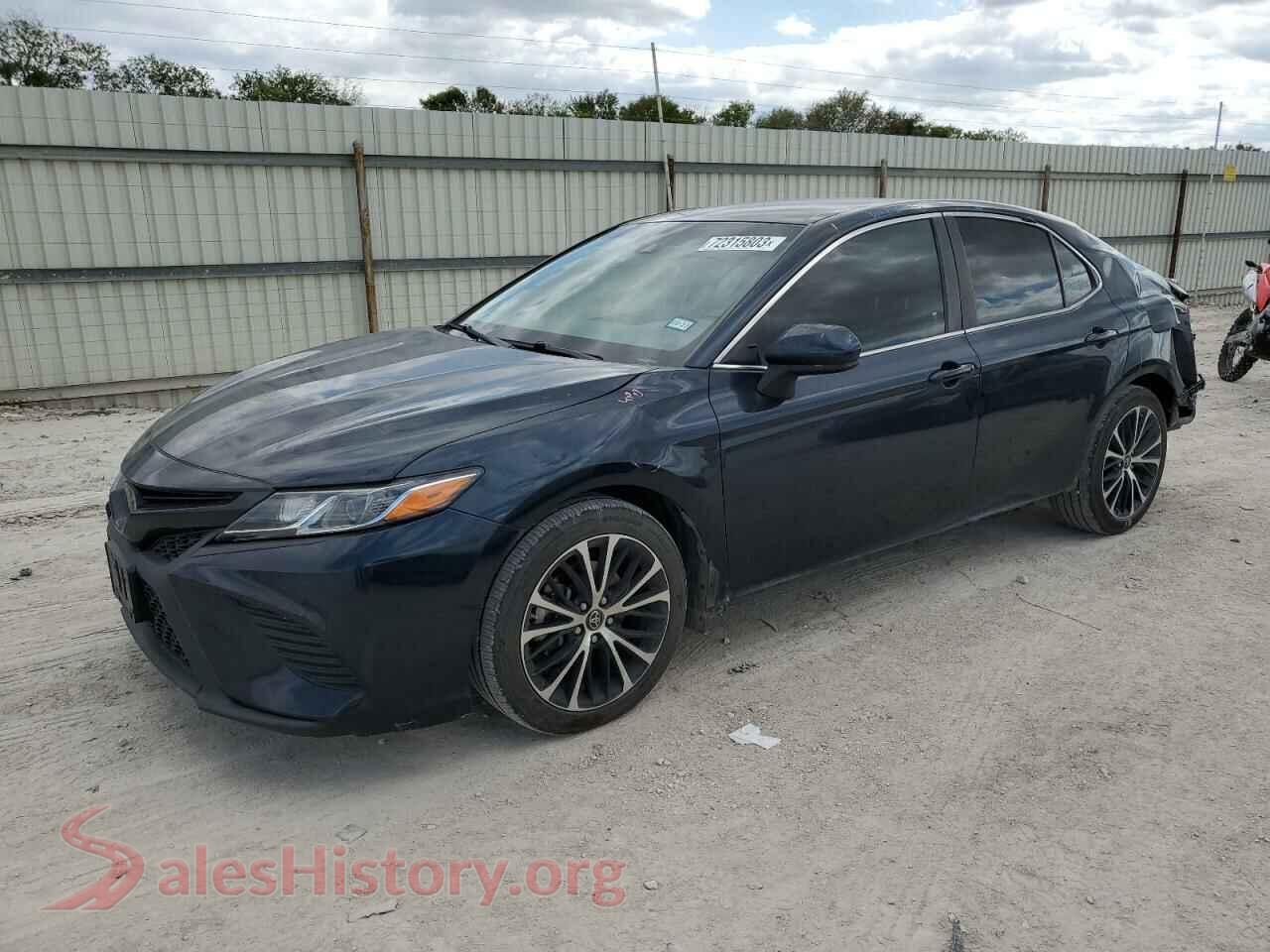2018 TOYOTA CAMRY — VIN 4T1B11HK0JU663429