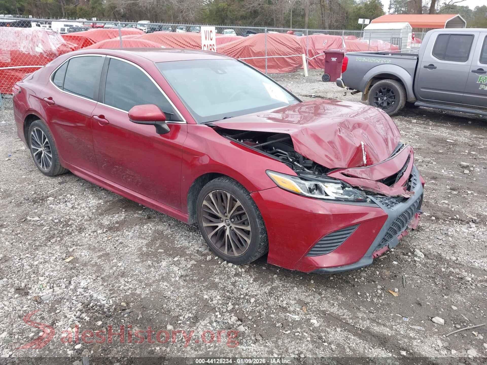 2018 TOYOTA CAMRY — VIN 4T1B11HK0JU666847