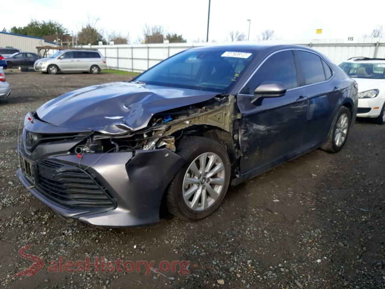 2018 TOYOTA CAMRY — VIN 4T1B11HK1JU060229