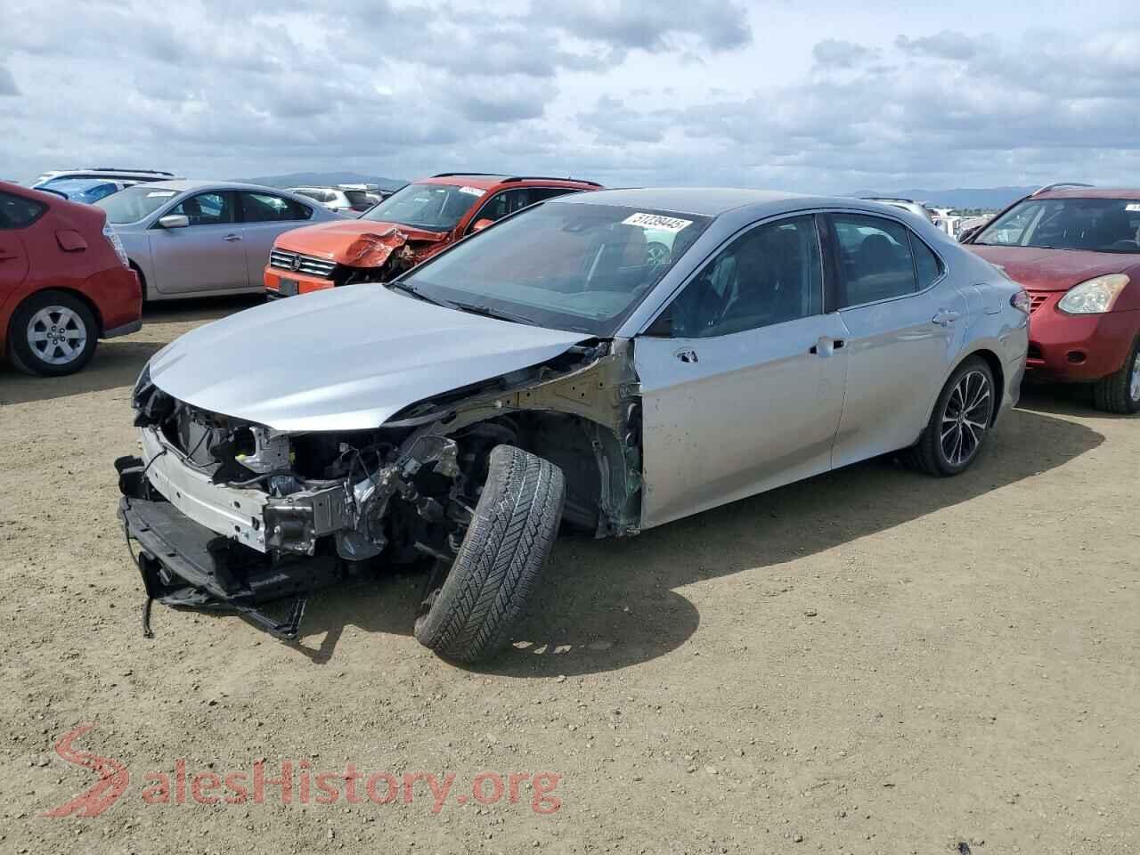 2018 TOYOTA CAMRY — VIN 4T1B11HK1JU107632