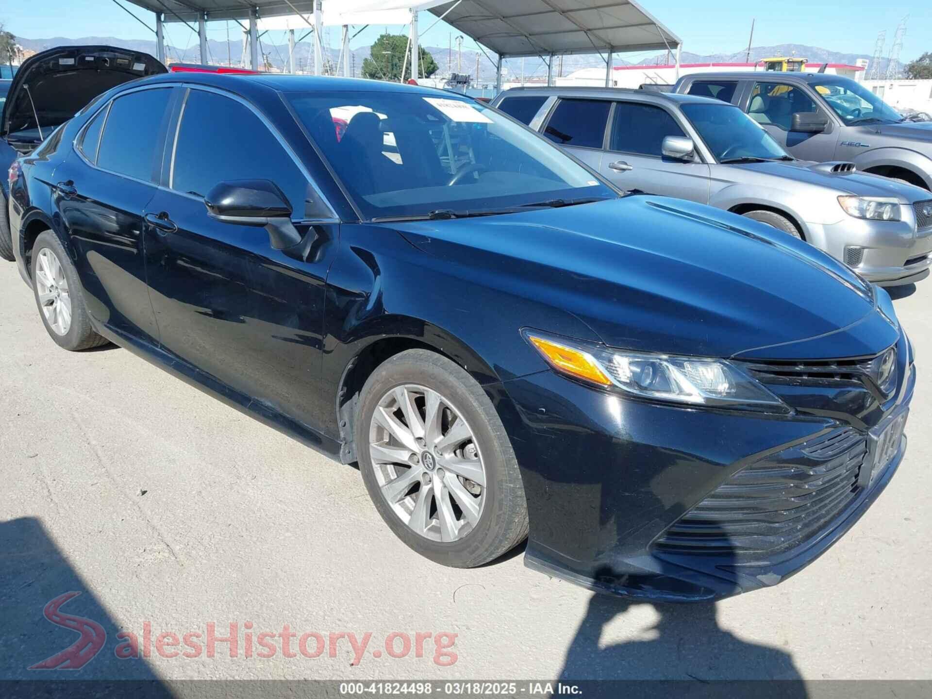 2018 TOYOTA CAMRY — VIN 4T1B11HK1JU132420