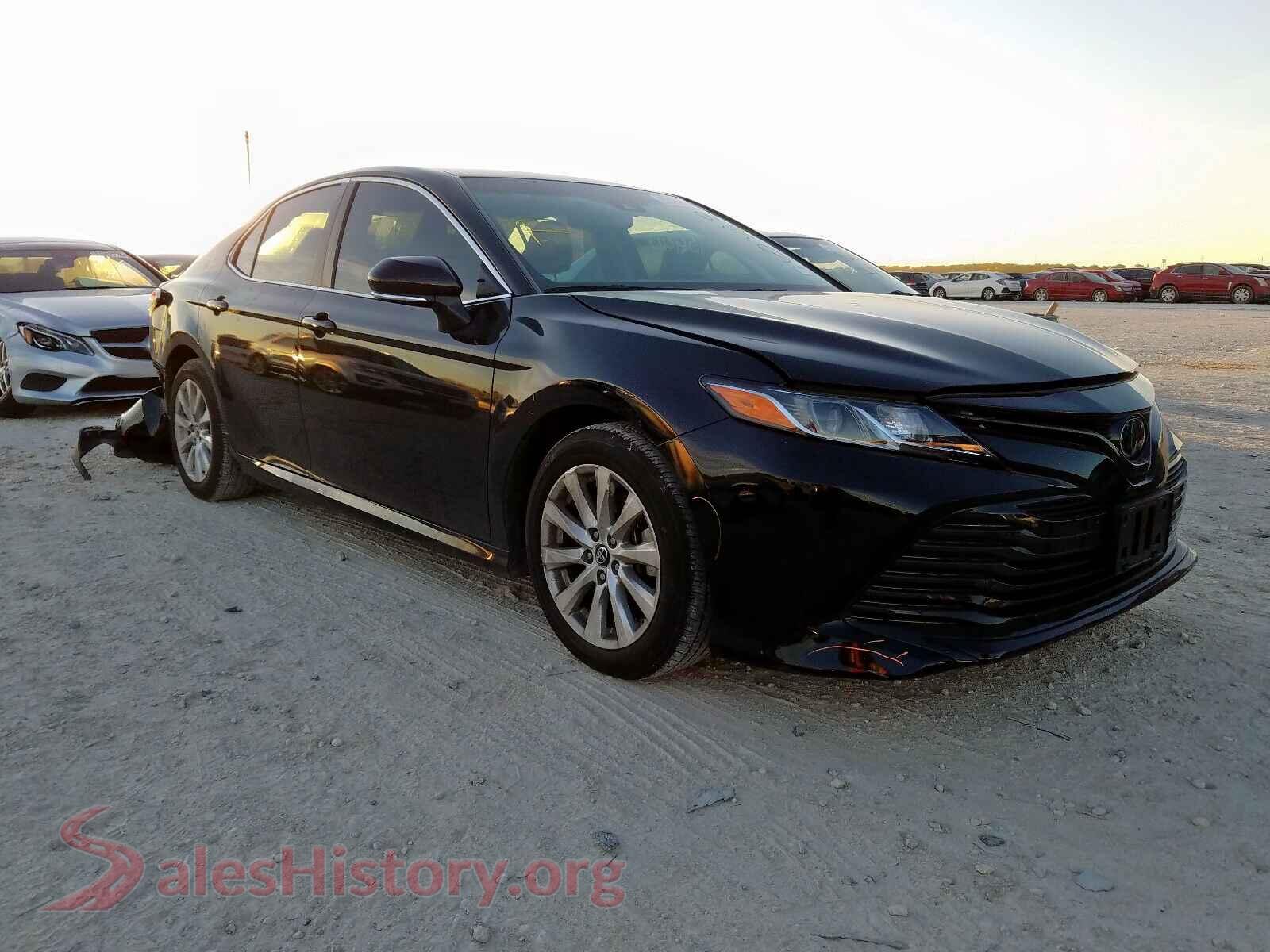 2018 TOYOTA CAMRY — VIN 4T1B11HK2JU064399