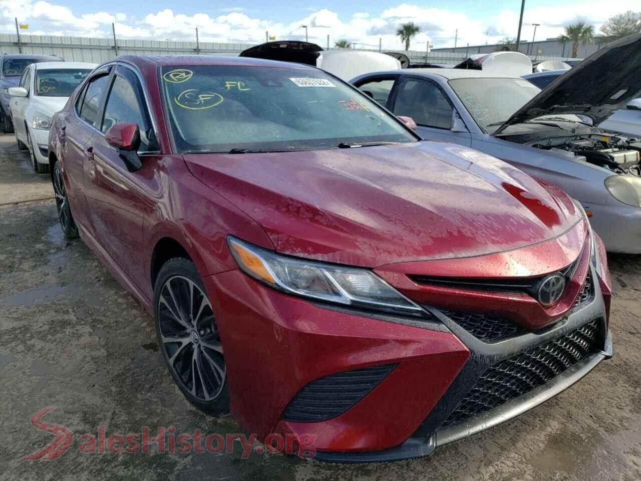 2018 TOYOTA CAMRY — VIN 4T1B11HK2JU566443