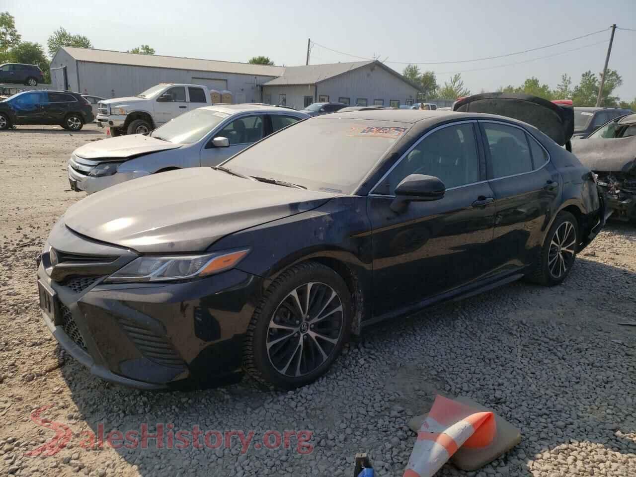 2018 TOYOTA CAMRY — VIN 4T1B11HK4JU564399