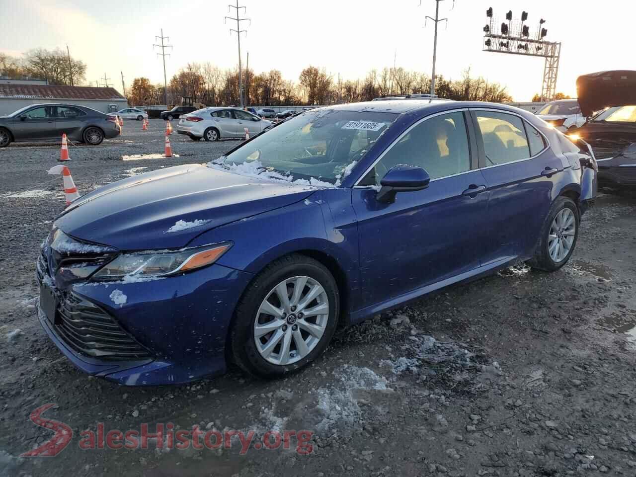 2018 TOYOTA CAMRY — VIN 4T1B11HK4JU575998