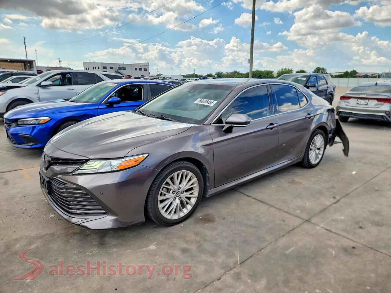 2018 TOYOTA CAMRY — VIN 4T1B11HK7JU020897