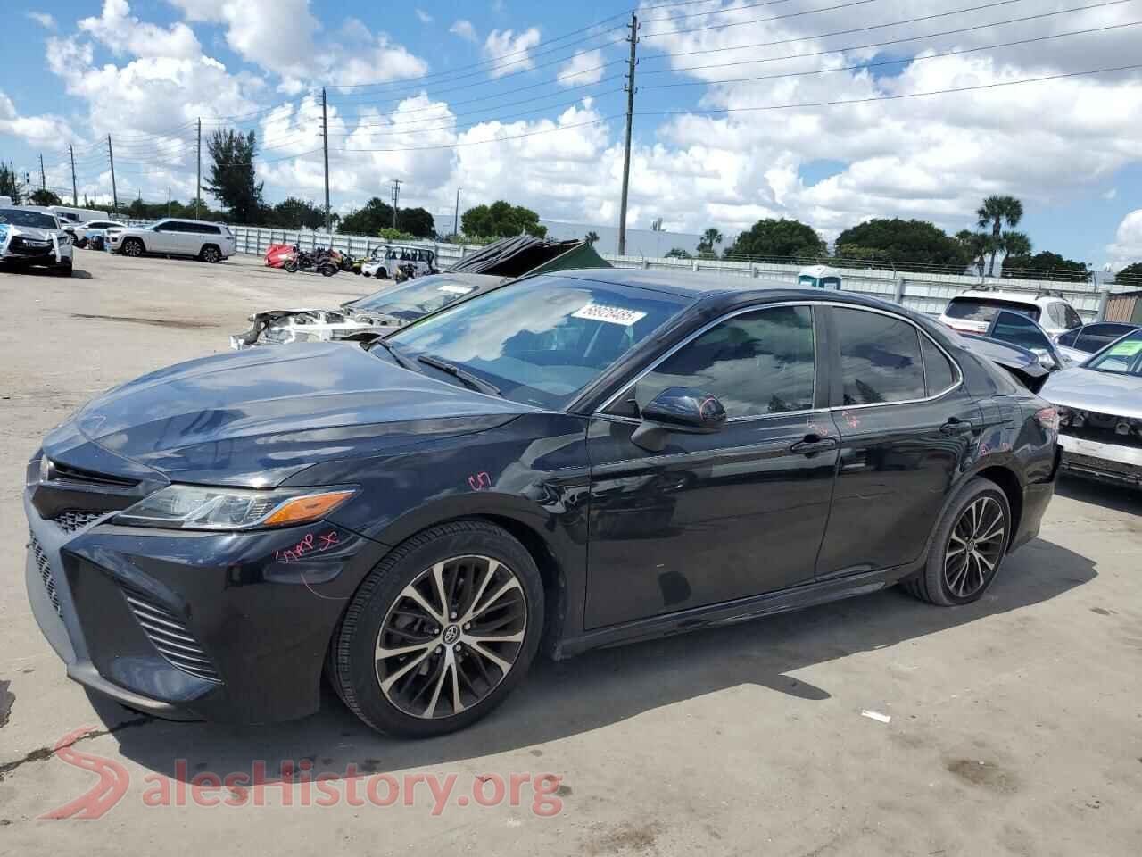 2018 TOYOTA CAMRY — VIN 4T1B11HK7JU117906