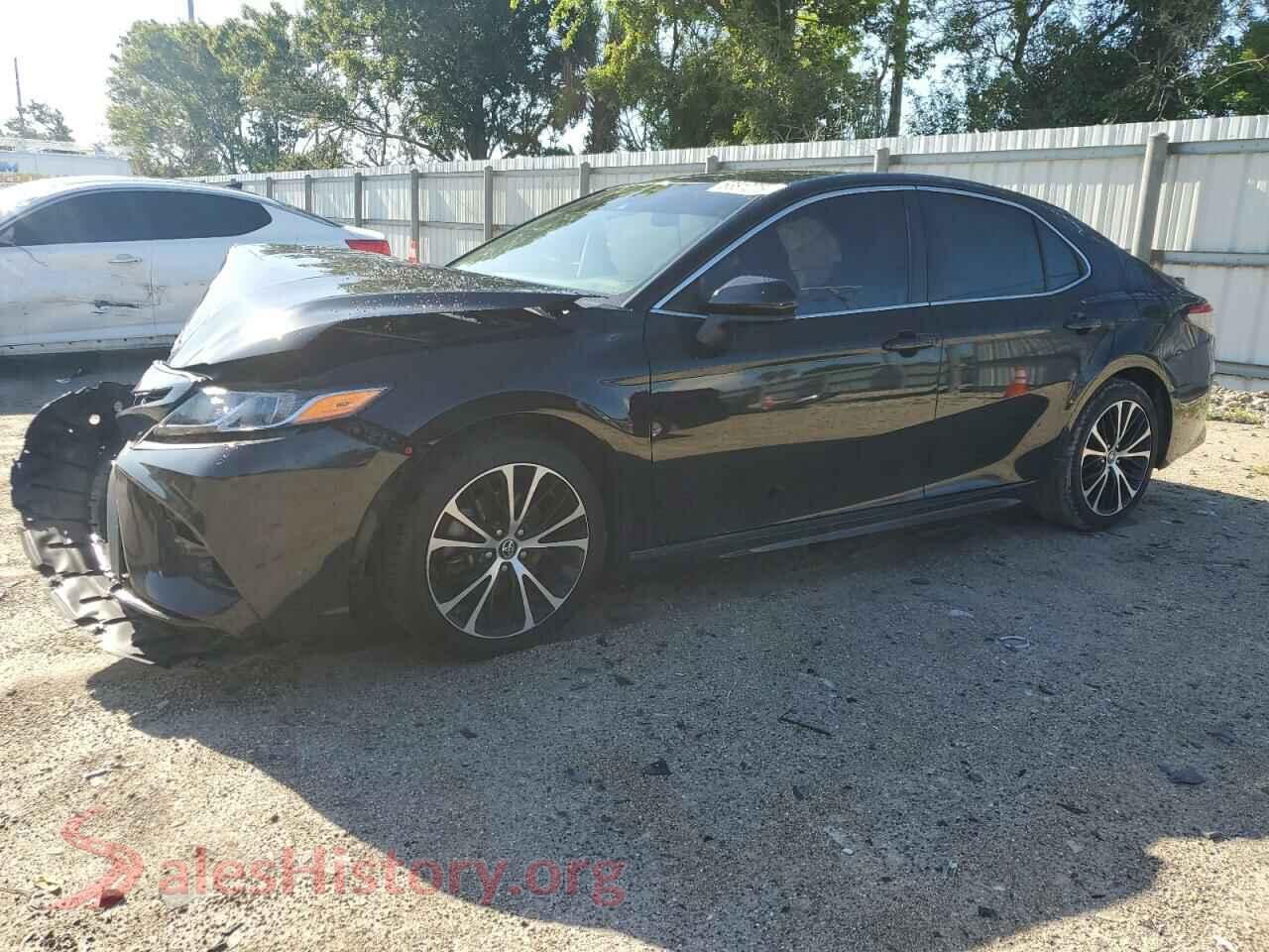 2019 TOYOTA CAMRY — VIN 4T1B11HK7KU823663