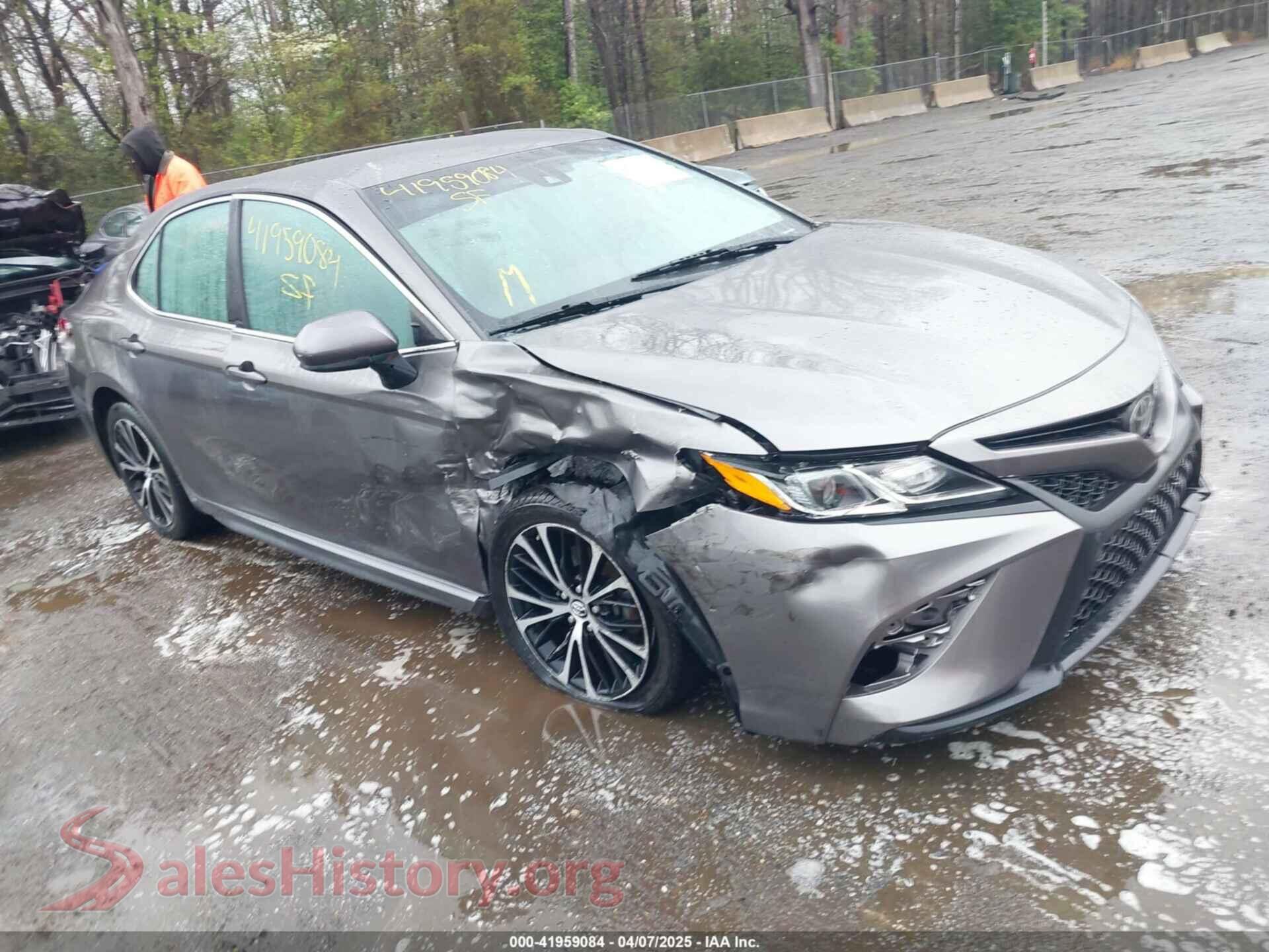 2018 TOYOTA CAMRY — VIN 4T1B11HK8JU119891