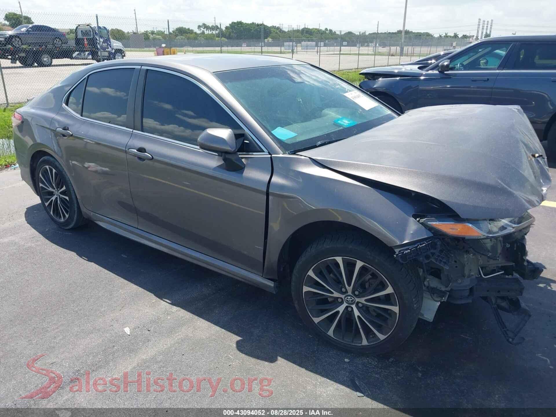 2018 TOYOTA CAMRY — VIN 4T1B11HK8JU135704