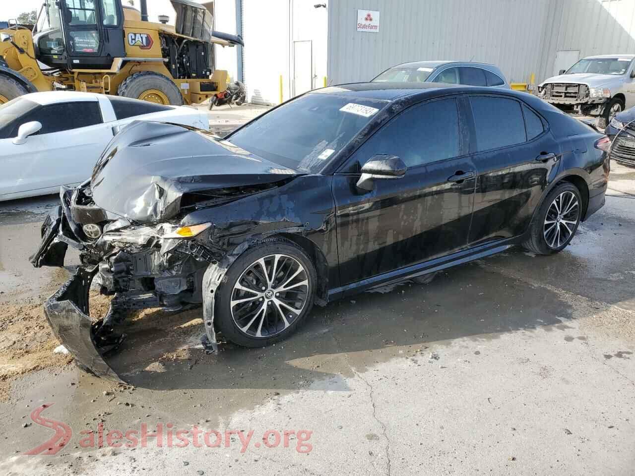 2018 TOYOTA CAMRY — VIN 4T1B11HK8JU573770
