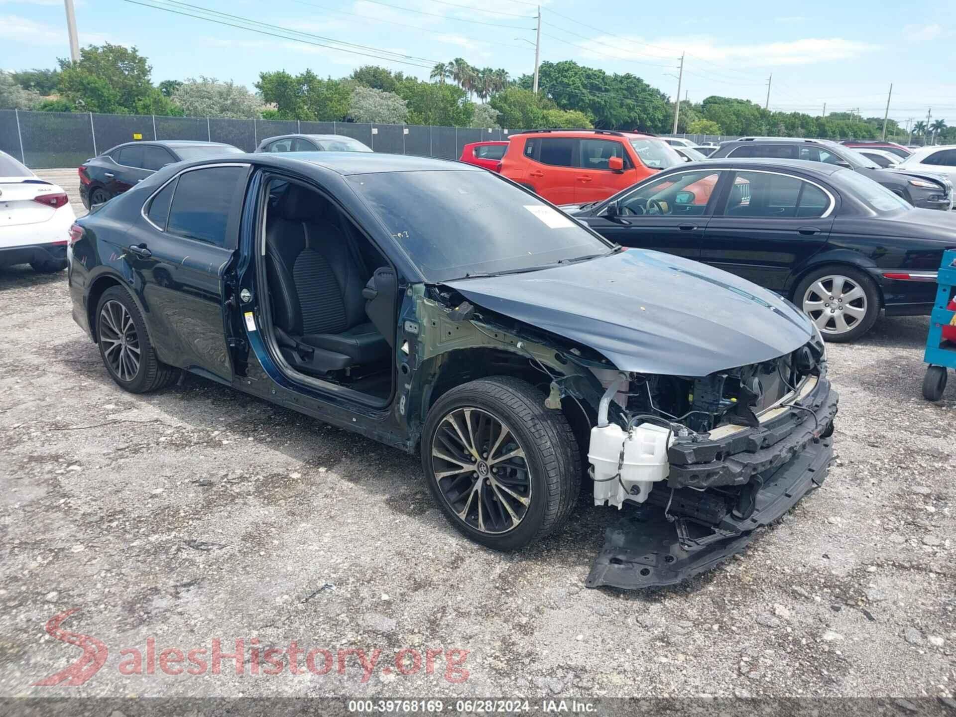 2018 TOYOTA CAMRY — VIN 4T1B11HK8JU635877