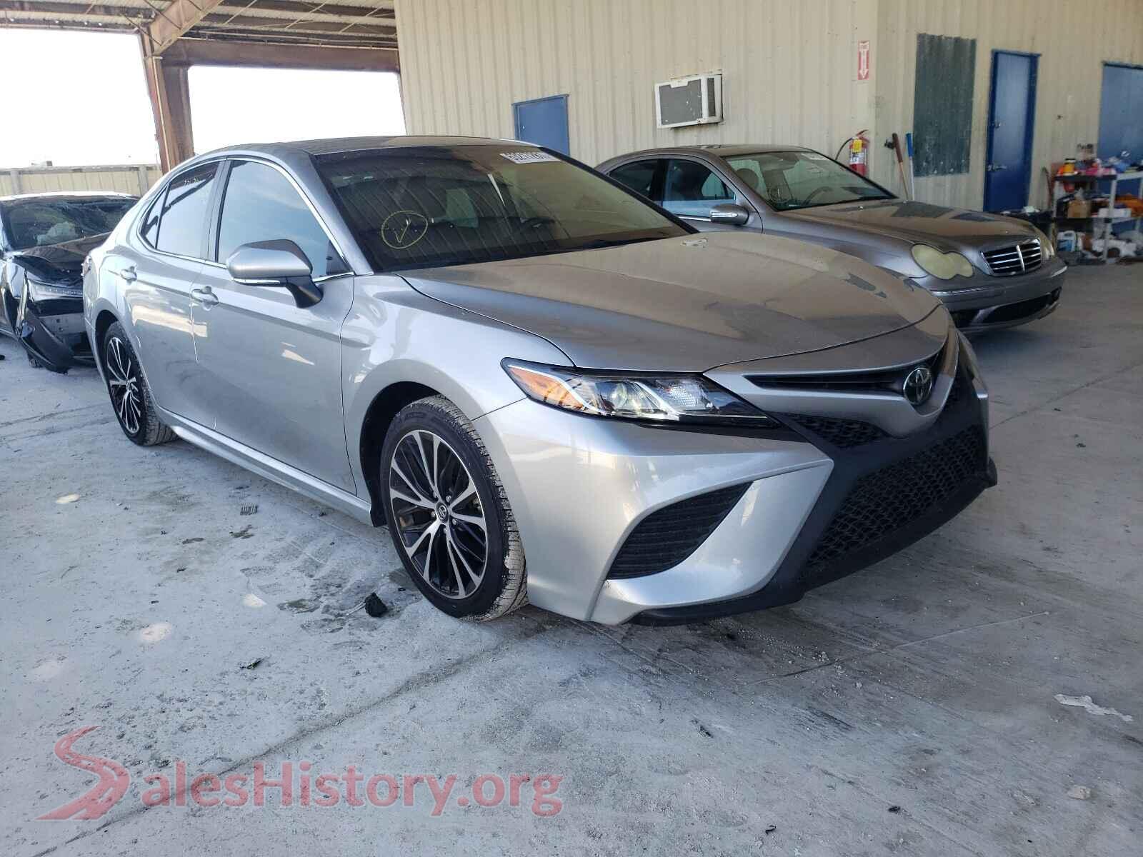 2018 TOYOTA CAMRY — VIN 4T1B11HK9JU552040