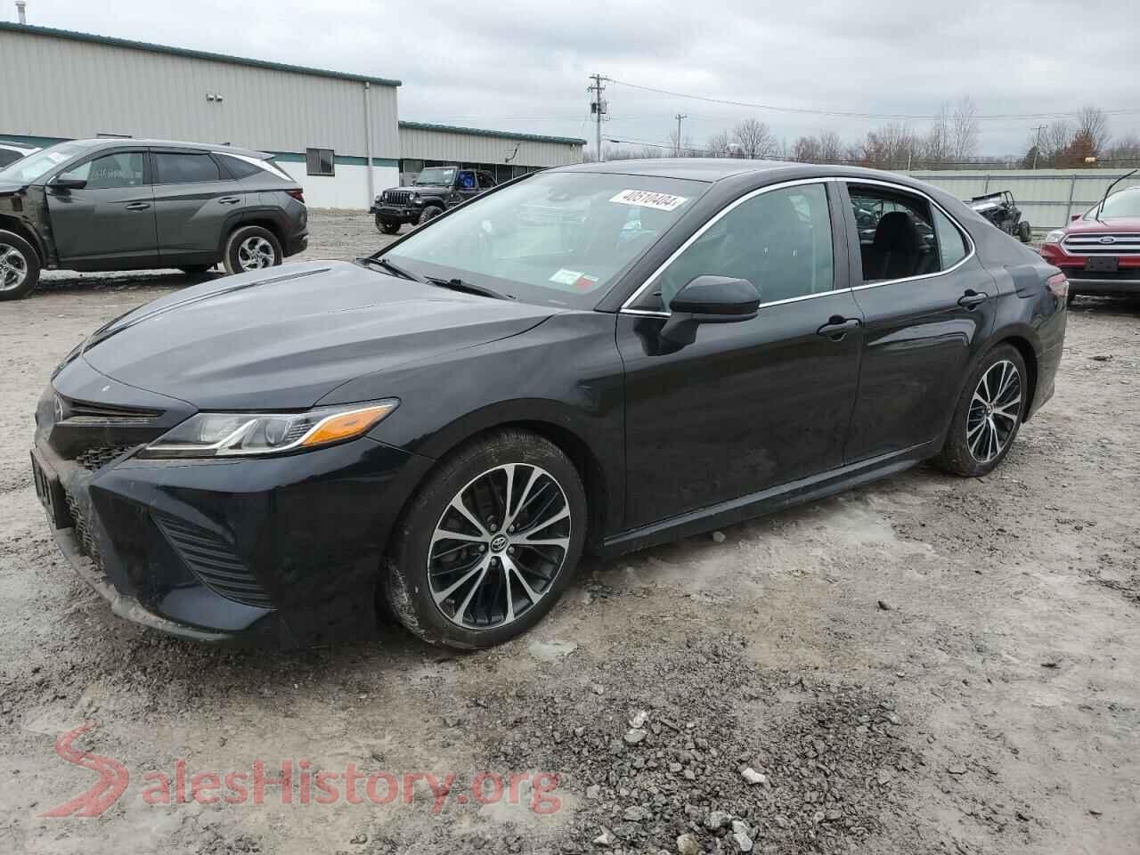 2018 TOYOTA CAMRY — VIN 4T1B11HK9JU582316