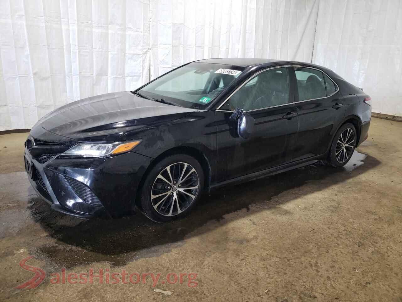 2018 TOYOTA CAMRY — VIN 4T1B11HKXJU578825