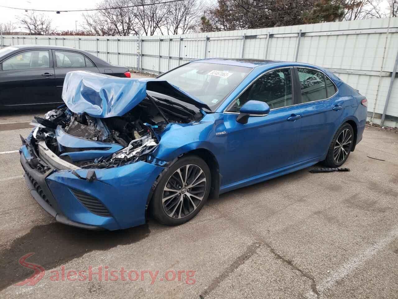 2018 TOYOTA CAMRY — VIN 4T1B21HK0JU008037