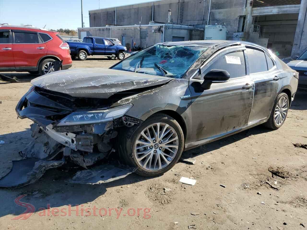 2019 TOYOTA CAMRY — VIN 4T1B21HK1KU520665
