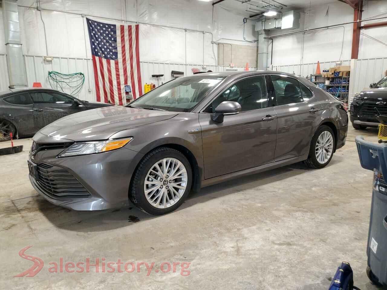 2019 TOYOTA CAMRY — VIN 4T1B21HK2KU013421