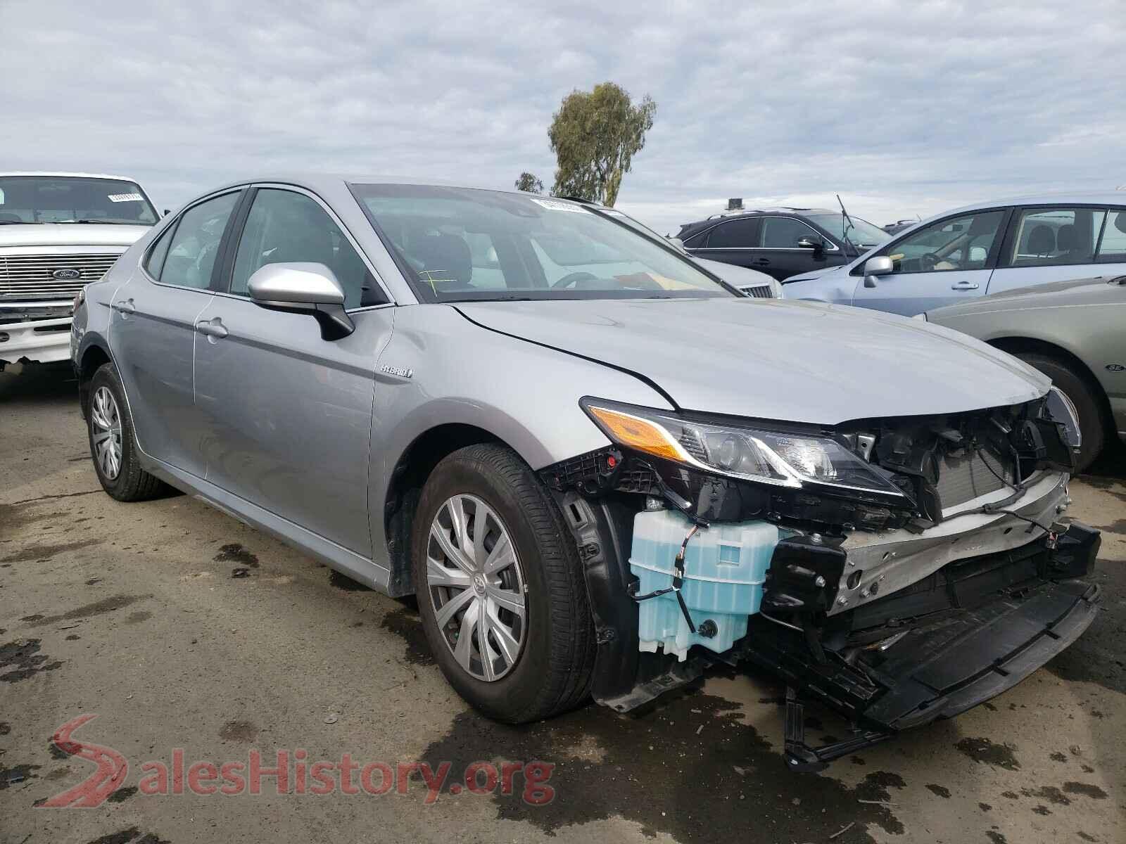 2018 TOYOTA CAMRY — VIN 4T1B31HK1JU506051