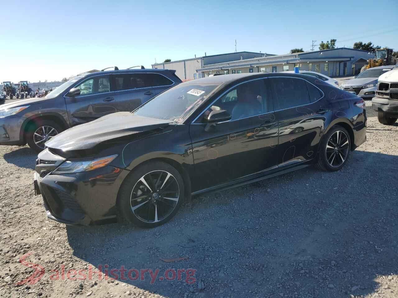 2018 TOYOTA CAMRY — VIN 4T1B61HK0JU106473