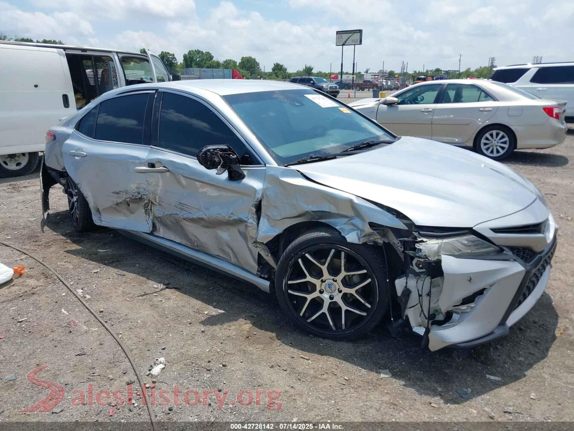 2018 TOYOTA CAMRY — VIN 4T1B61HK5JU130140