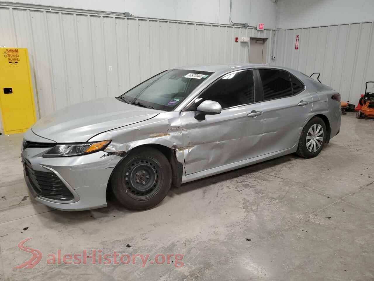 2021 TOYOTA CAMRY — VIN 4T1C31AK4MU557692