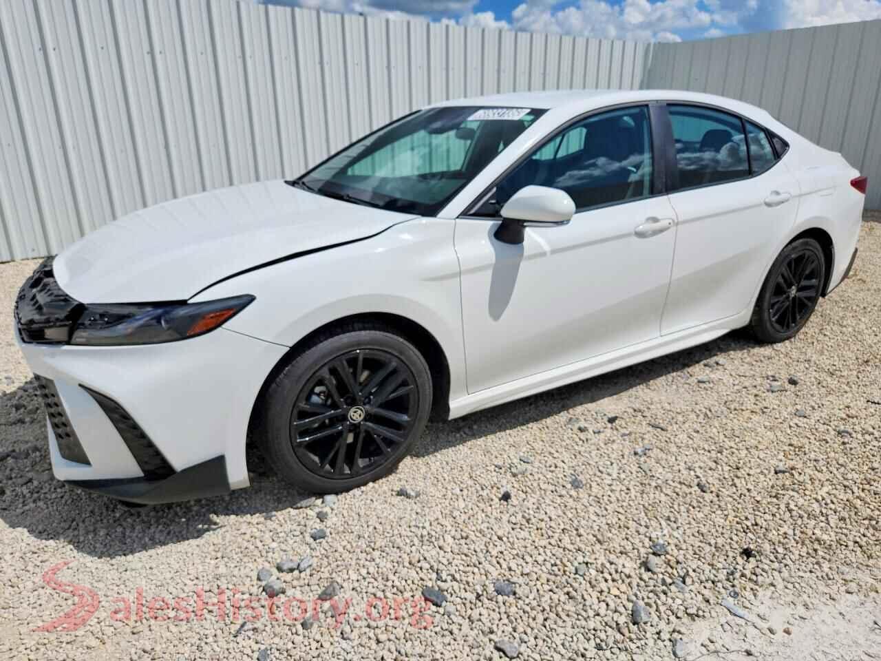 2026 TOYOTA CAMRY — VIN 4T1DAACK4TU669706