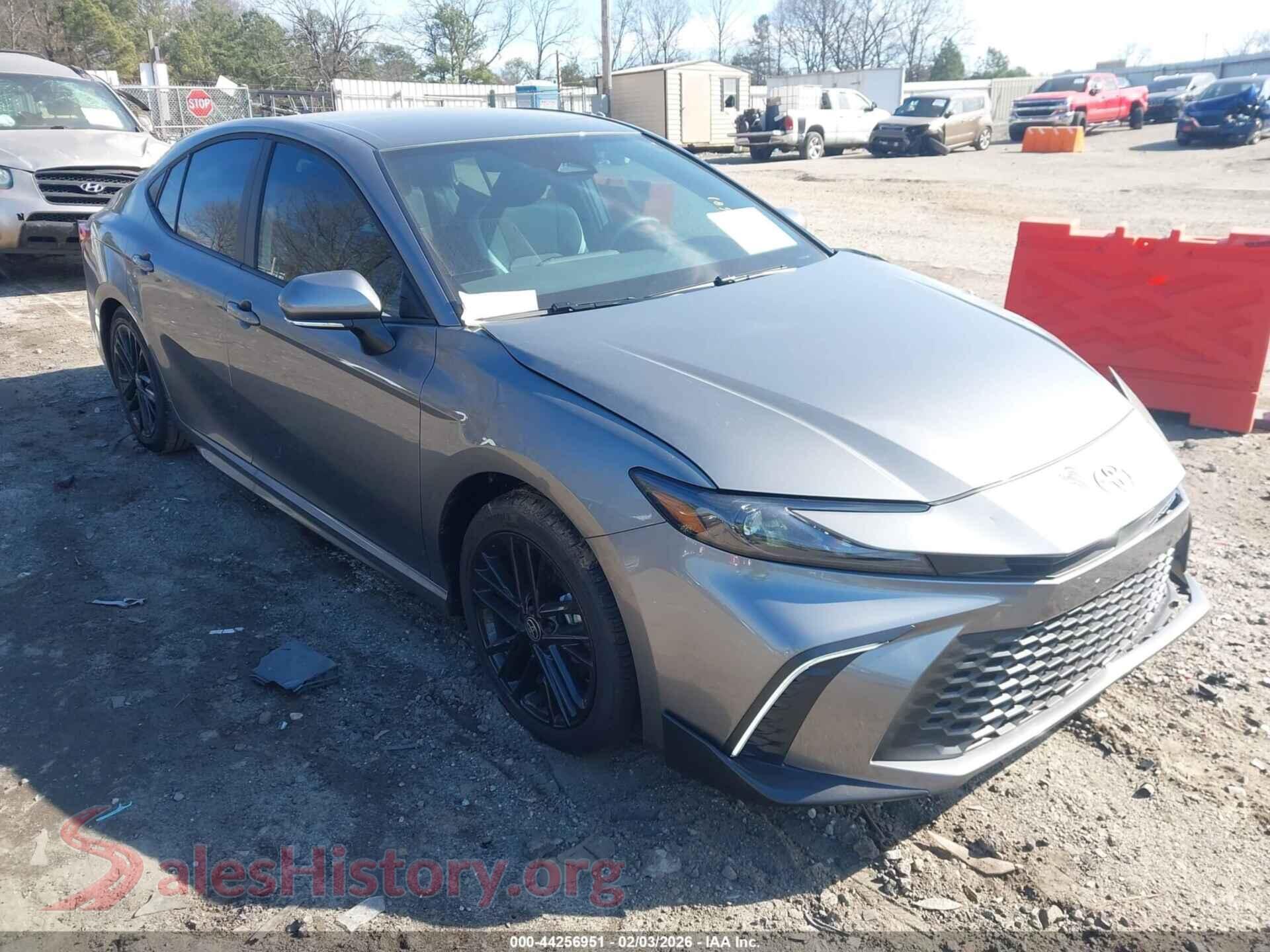 2025 TOYOTA CAMRY — VIN 4T1DAACK7SU643681