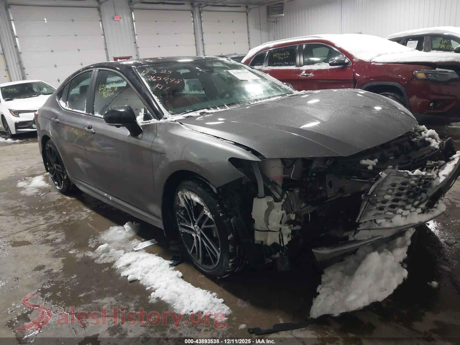 2025 TOYOTA CAMRY — VIN 4T1DBADK6SU511233
