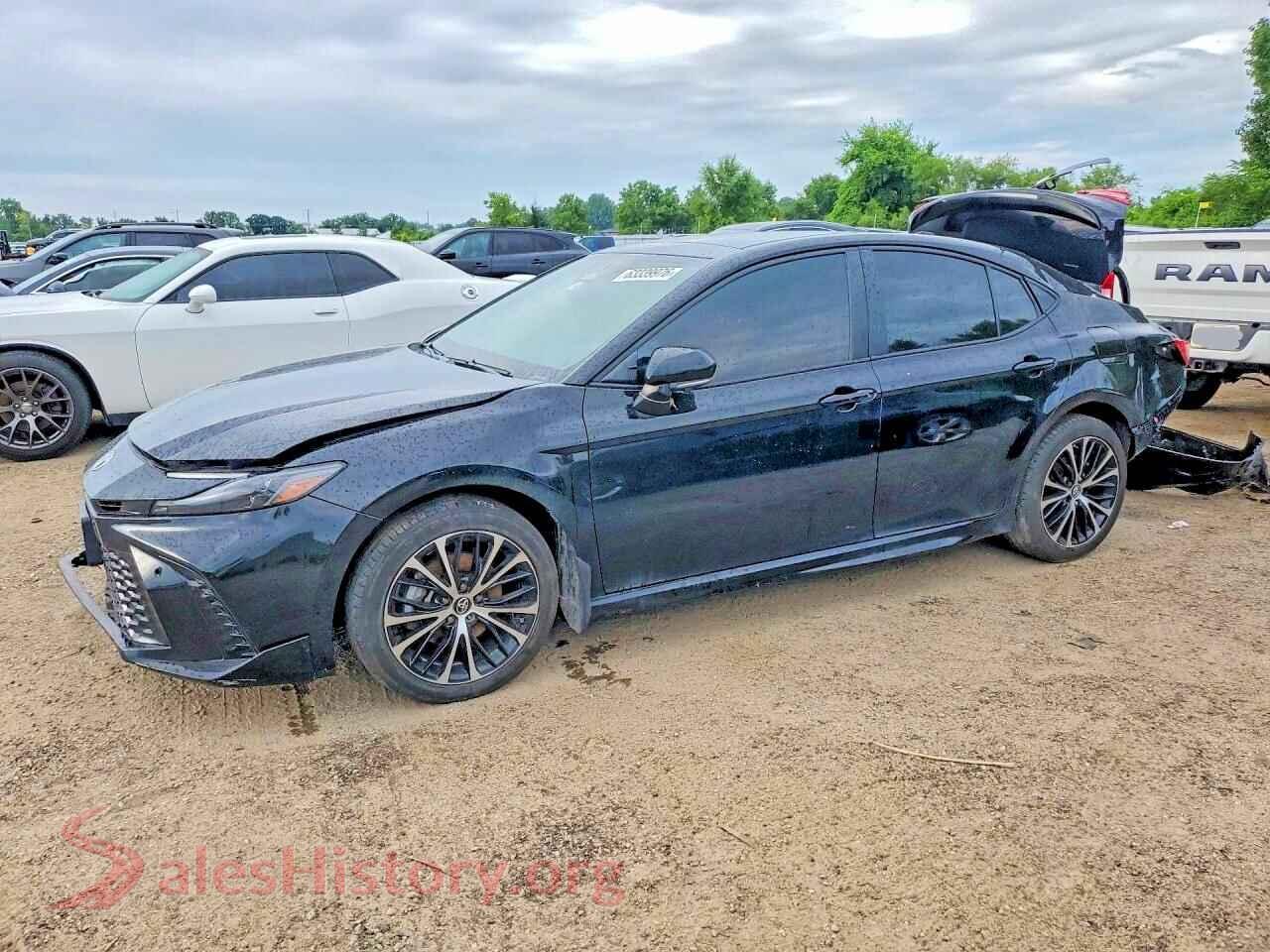 2025 TOYOTA CAMRY — VIN 4T1DBADKXSU531128